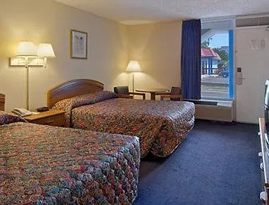 Travelodge By Wyndham Virginia Beach Bay Beach Hotel